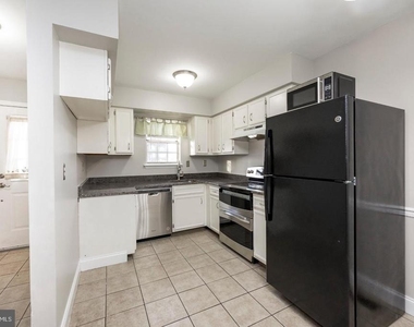 328 Carlyn Court - Photo Thumbnail 4