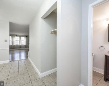 328 Carlyn Court - Photo Thumbnail 5