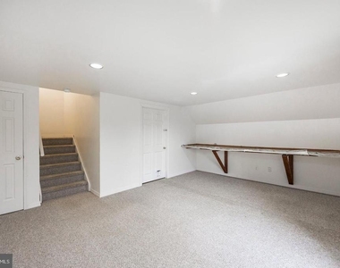 328 Carlyn Court - Photo Thumbnail 20