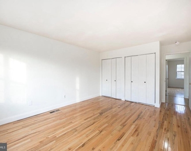 328 Carlyn Court - Photo Thumbnail 13