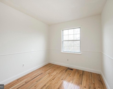 328 Carlyn Court - Photo Thumbnail 17