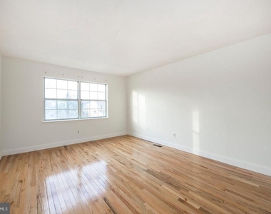 328 Carlyn Court - Photo Thumbnail 12
