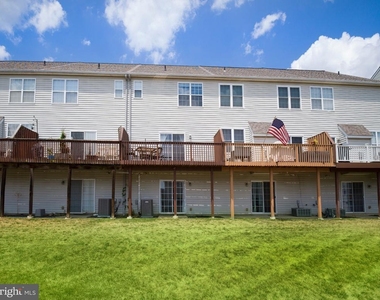 616 Needle Street - Photo Thumbnail 3