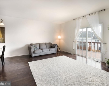 616 Needle Street - Photo Thumbnail 10