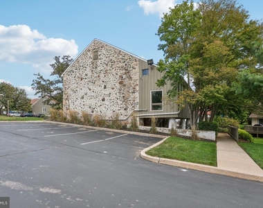 3202 Eaton Court - Photo Thumbnail 37