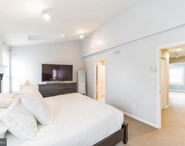 104 Victoria Court - Photo Thumbnail 13