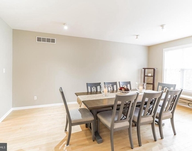 104 Victoria Court - Photo Thumbnail 4