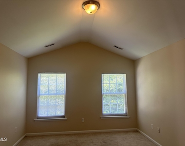 18 Grosbeak Lane - Photo Thumbnail 8