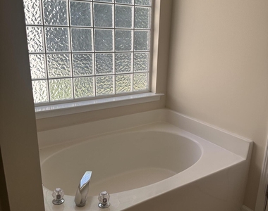18 Grosbeak Lane - Photo Thumbnail 10