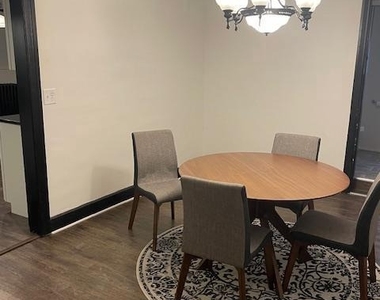 300 W Middle Street - Photo Thumbnail 3