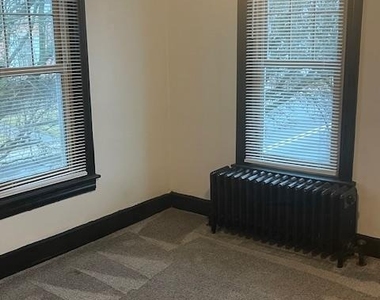 300 W Middle Street - Photo Thumbnail 10