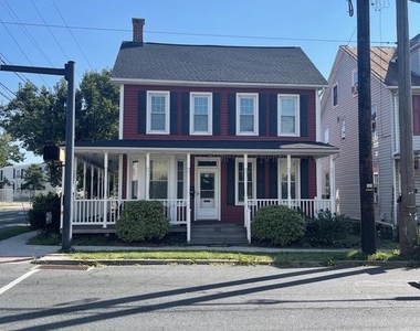 300 W Middle Street - Photo Thumbnail 17