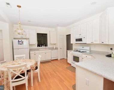 133 Belvedere Drive N - Photo Thumbnail 8