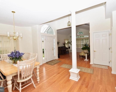 133 Belvedere Drive N - Photo Thumbnail 6