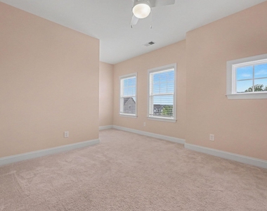 138 Legacy Falls Drive S - Photo Thumbnail 10