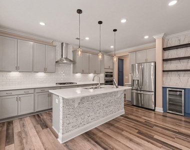 138 Legacy Falls Drive S - Photo Thumbnail 4