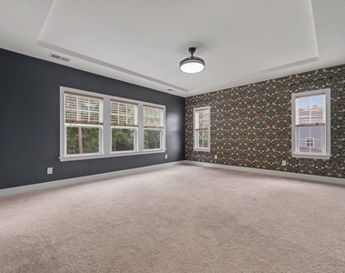 138 Legacy Falls Drive S - Photo Thumbnail 11