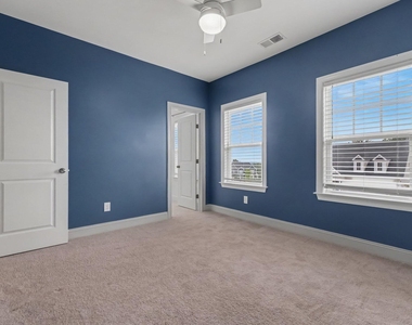 138 Legacy Falls Drive S - Photo Thumbnail 8