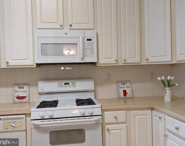 252 Brinley Drive - Photo Thumbnail 10