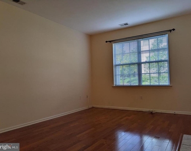 252 Brinley Drive - Photo Thumbnail 5