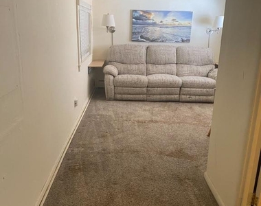 220 Crystal Drive - Photo Thumbnail 10