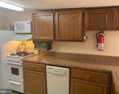 220 Crystal Drive - Photo Thumbnail 5