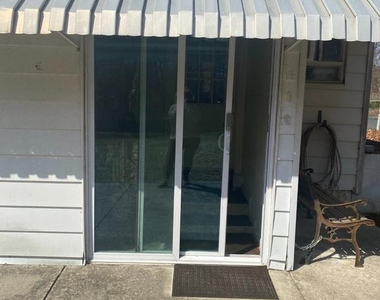 220 Crystal Drive - Photo Thumbnail 16