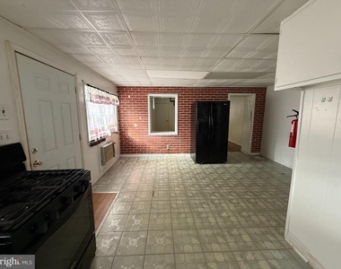 410 Middlesex Street - Photo Thumbnail 5