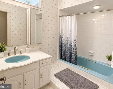 301 Browning Lane - Photo Thumbnail 10
