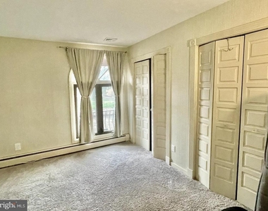 301 Browning Lane - Photo Thumbnail 8
