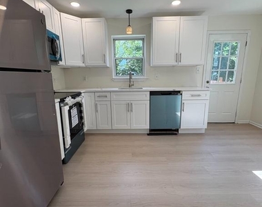 705 Powell Street - Photo Thumbnail 2