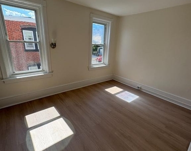 705 Powell Street - Photo Thumbnail 12
