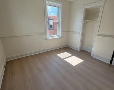 705 Powell Street - Photo Thumbnail 13