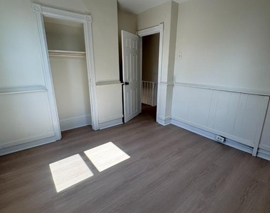 705 Powell Street - Photo Thumbnail 14