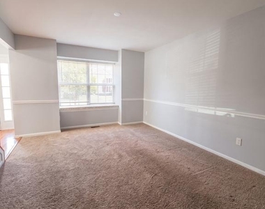 2601 Gramercy Way - Photo Thumbnail 7