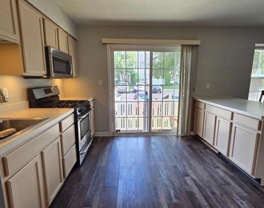 2601 Gramercy Way - Photo Thumbnail 5