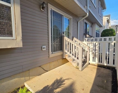2601 Gramercy Way - Photo Thumbnail 2