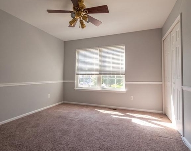 2601 Gramercy Way - Photo Thumbnail 16