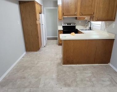 7 Maymont Lane - Photo Thumbnail 3
