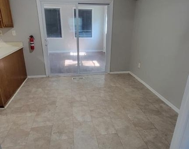 7 Maymont Lane - Photo Thumbnail 4