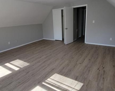 7 Maymont Lane - Photo Thumbnail 15