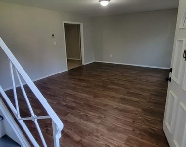 7 Maymont Lane - Photo Thumbnail 16