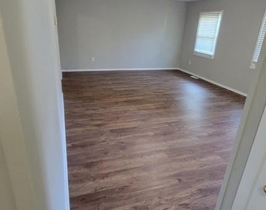 7 Maymont Lane - Photo Thumbnail 24