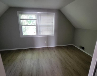 7 Maymont Lane - Photo Thumbnail 12
