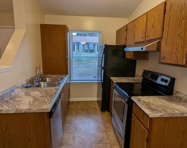 2616 Stewart Drive - Photo Thumbnail 10