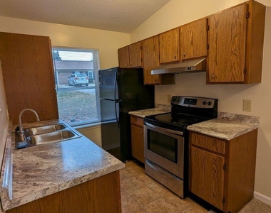 2616 Stewart Drive - Photo Thumbnail 11