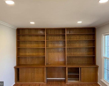 6111 Richmanor Terrace - Photo Thumbnail 18