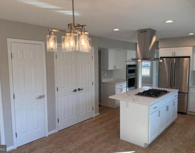 6111 Richmanor Terrace - Photo Thumbnail 20