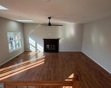 6111 Richmanor Terrace - Photo Thumbnail 19