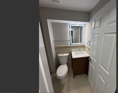 6111 Richmanor Terrace - Photo Thumbnail 9
